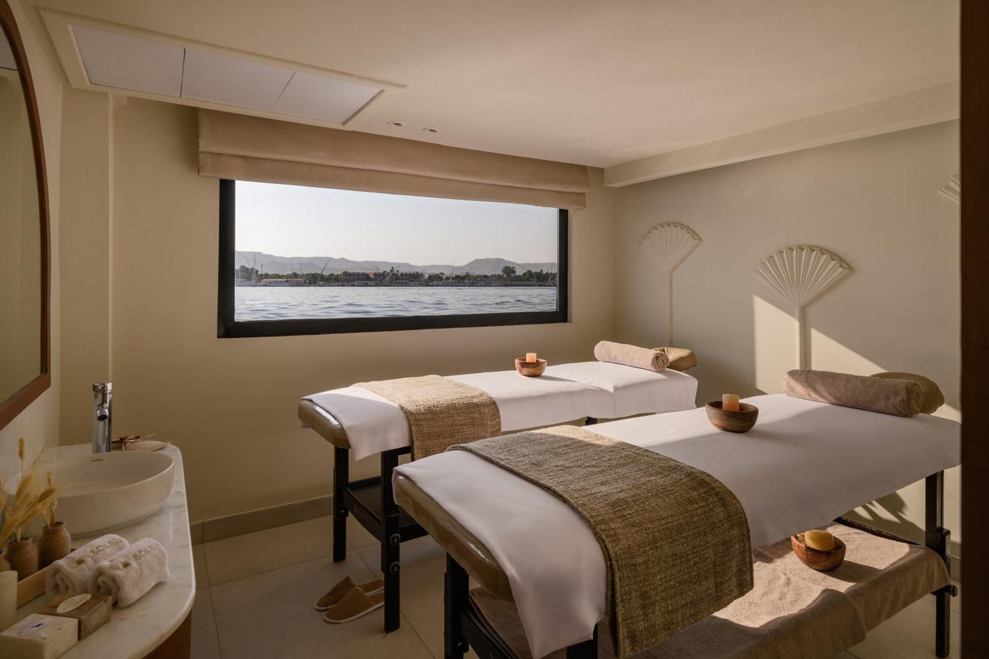 Soleil Nile Cruise - Every Monday From Luxor For 4 & 7 Nights, And Every Friday From Aswan For 3 & 7 Nights Eksteriør billede